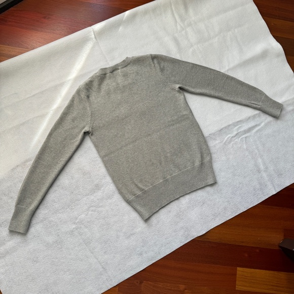 Reindeer Gray Sweatshirt Crew Neck Pullover, EUC - Picture 12 of 16